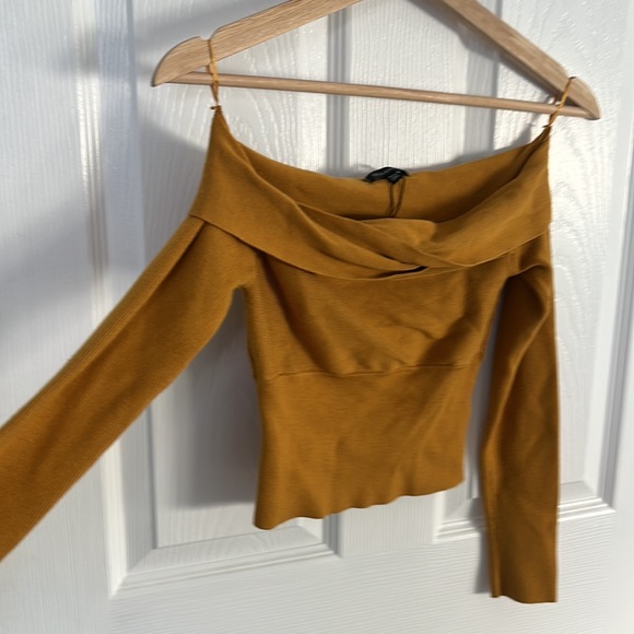 Dynamite off the shoulder top - Picture 3 of 5